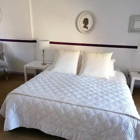 La Malposte Bed & Breakfast 4*