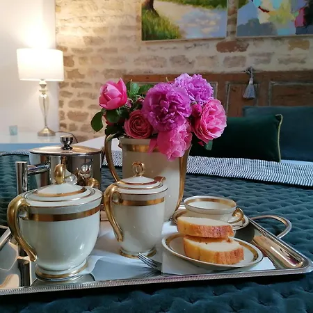 La Malposte Bed and Breakfast Reviers