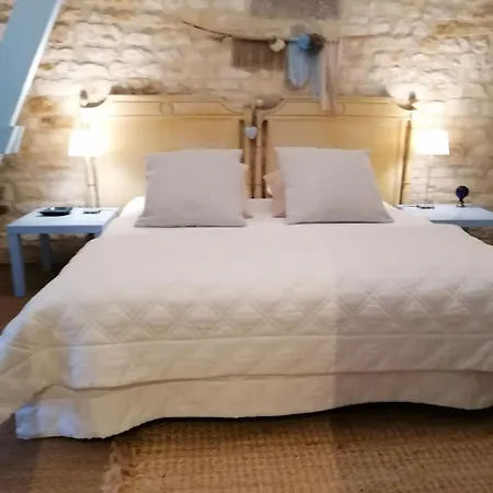 La Malposte 4* Reviers